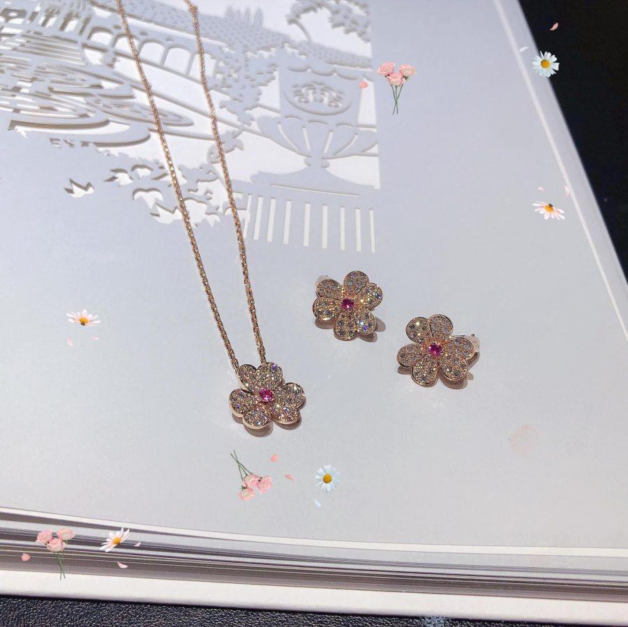 [LUXE]FRIVOLE ROSE GOLD FLOWER DIAMOND NECKLACE