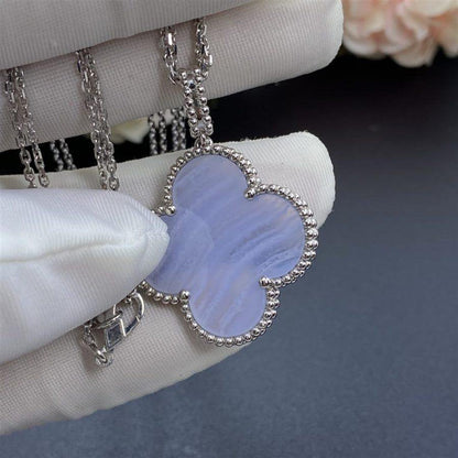 [LUXE]CLOVER SILVER CHALCEDONY BIG CLOVER NECKLACE