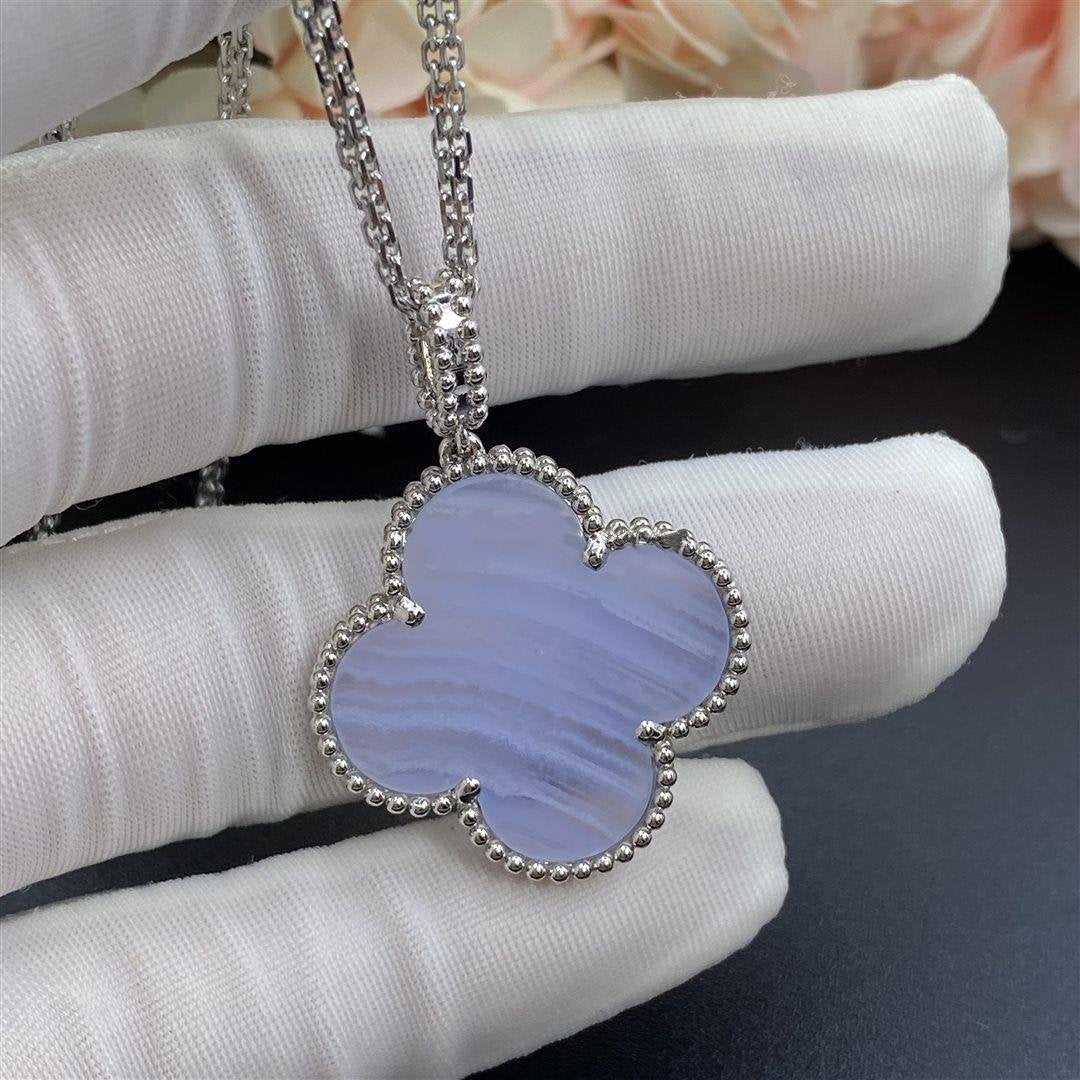 [LUXE]CLOVER SILVER CHALCEDONY BIG CLOVER NECKLACE