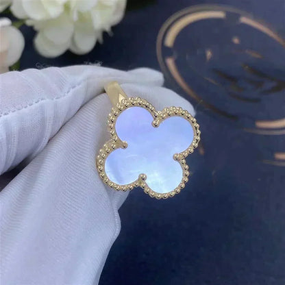 [LUXE]CLOVER WHITE MOP RING