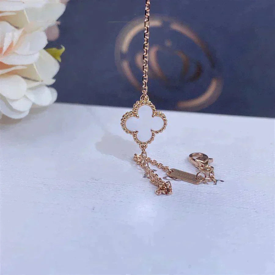 [LUXE]CLOVER WHITE MOP SINGLE FLOWER BRACELET