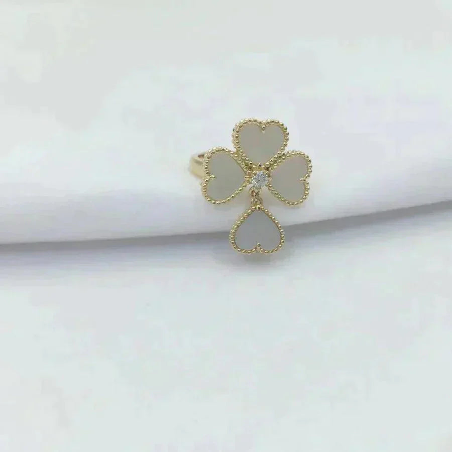 [LUXE]SWEET CLOVER WHITE MOP RING