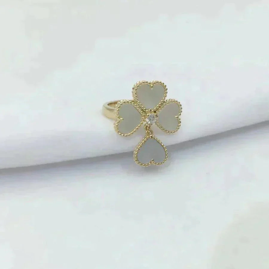 [LUXE]SWEET CLOVER WHITE MOP RING