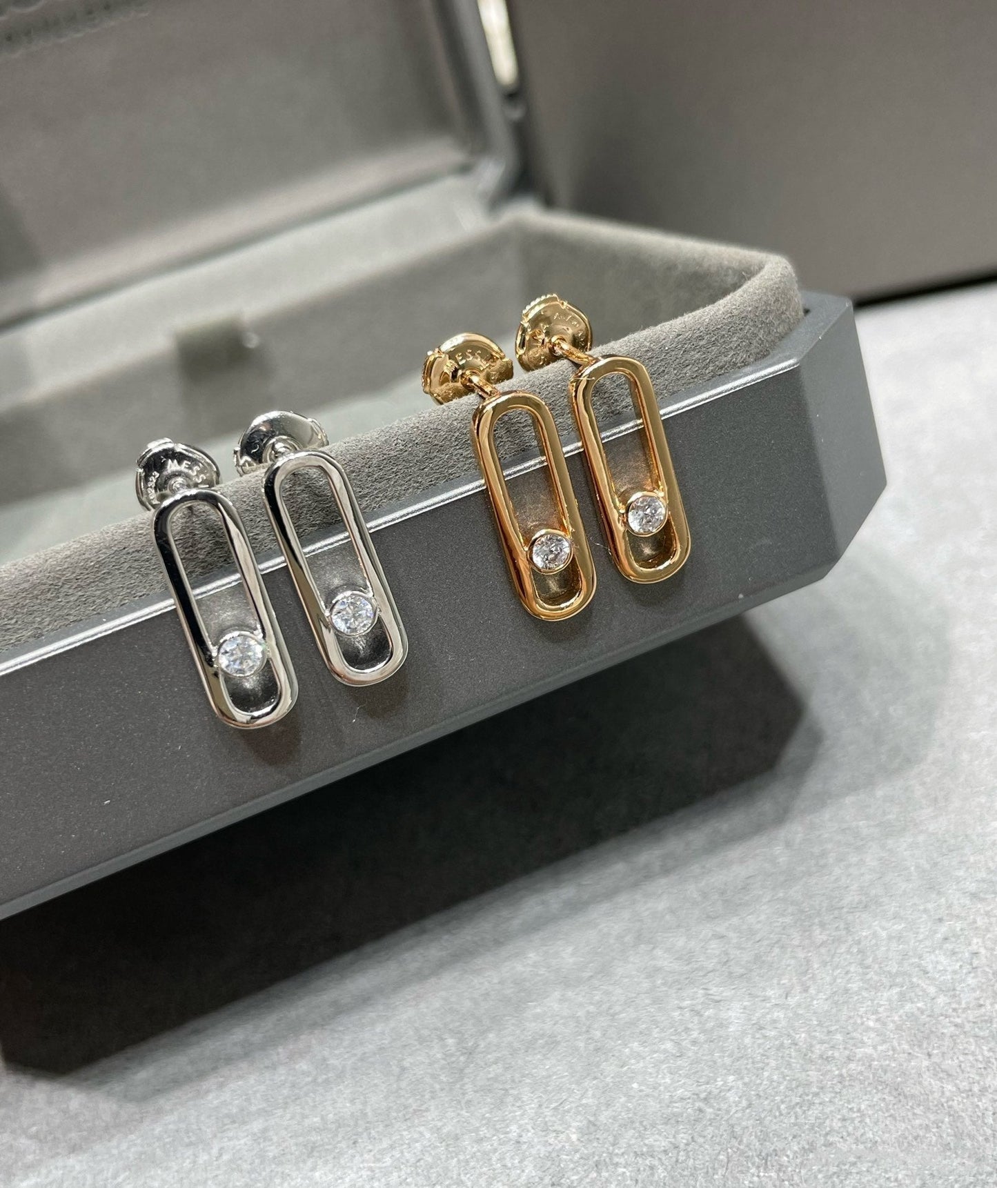 [LUXE]MOVE UNO SMALL 1 DIAMOND EARRINGS