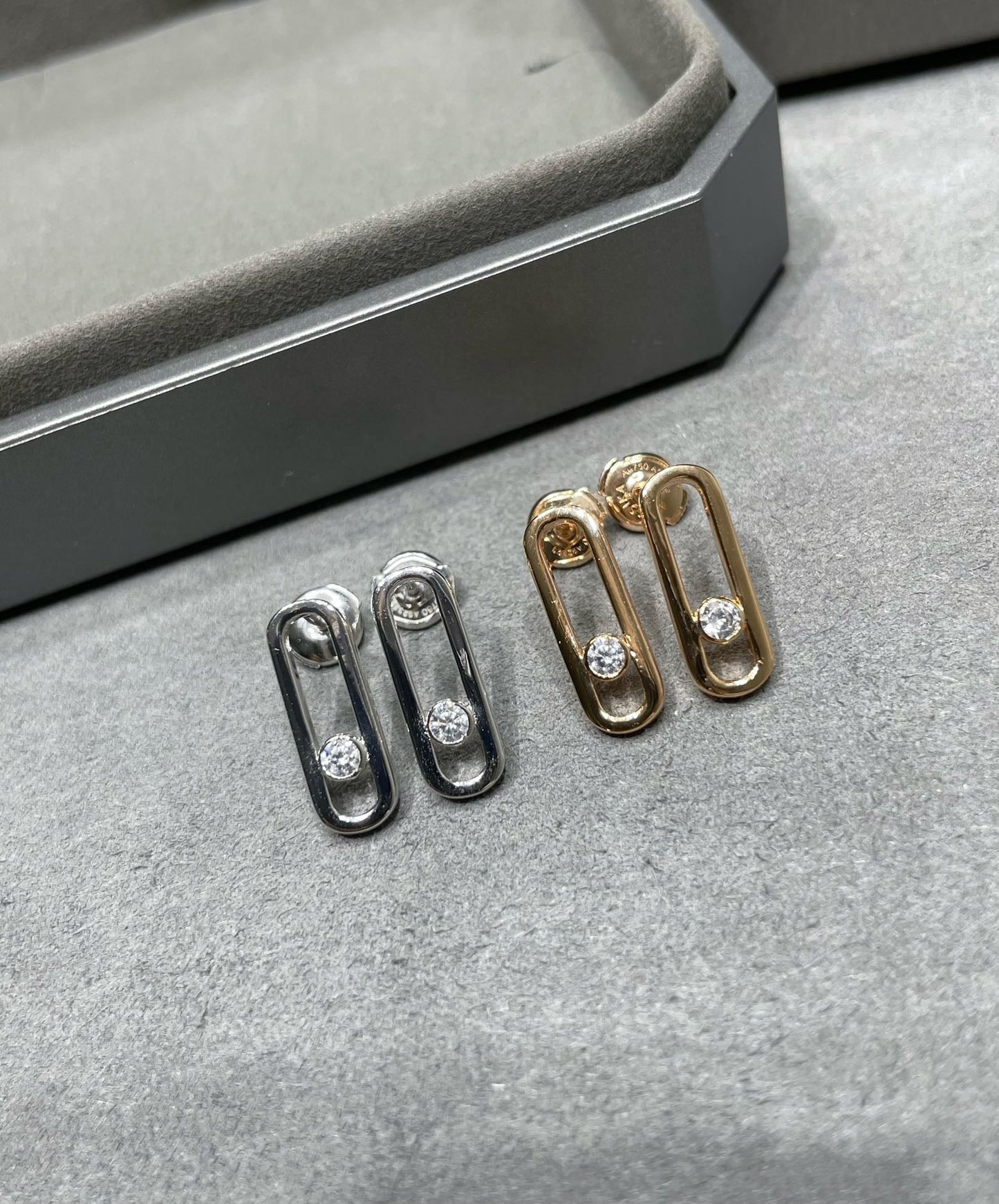 [LUXE]MOVE UNO SMALL 1 DIAMOND EARRINGS