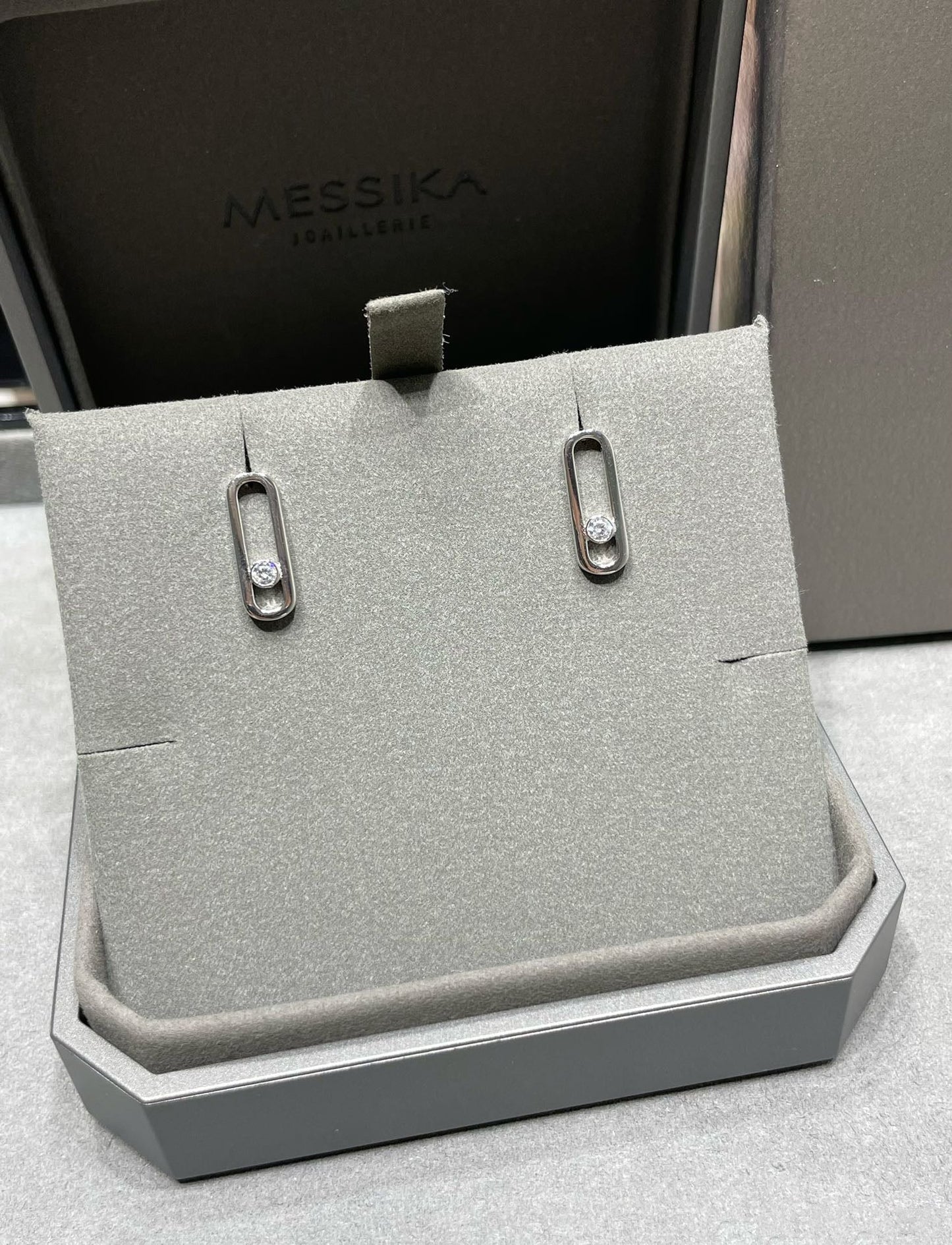 [LUXE]MOVE UNO SMALL 1 DIAMOND EARRINGS