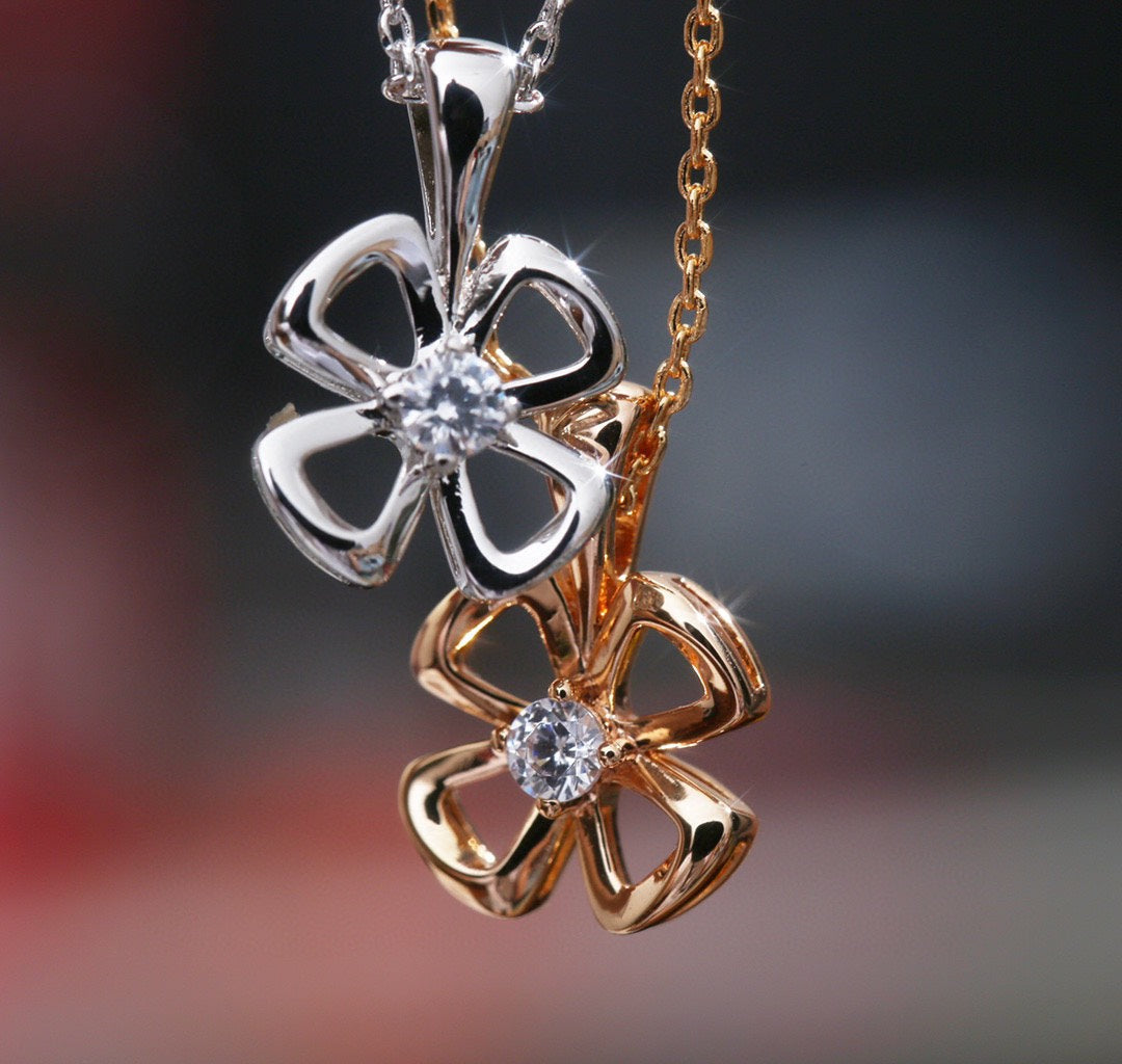 [LUXE]FIOREVER NECKLACE DIAMOND CENTER